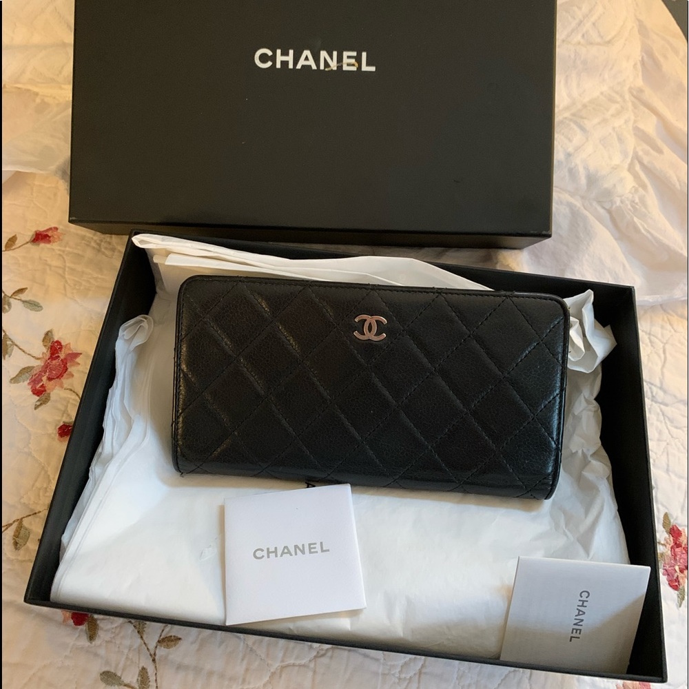 CHANEL LEATHER WALLET